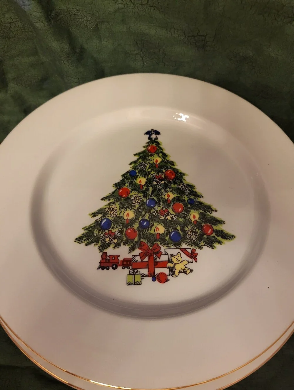 Seagull Fine Porcelain Set Of 8 White Christmas Tree Dinner Plates